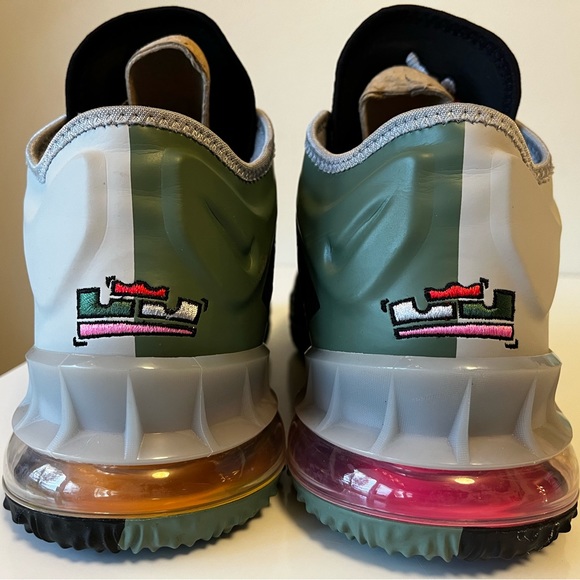 Nike LEBRON 18 LOW Bugs VS Marvin SPACE JAM Mens  CV7562-005 Sz 13 space jam - Picture 2 of 9